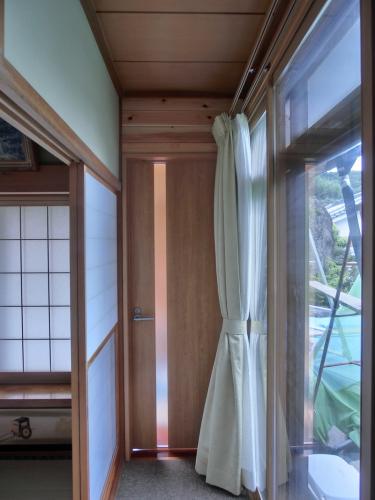 既存建物から増築部へのドア